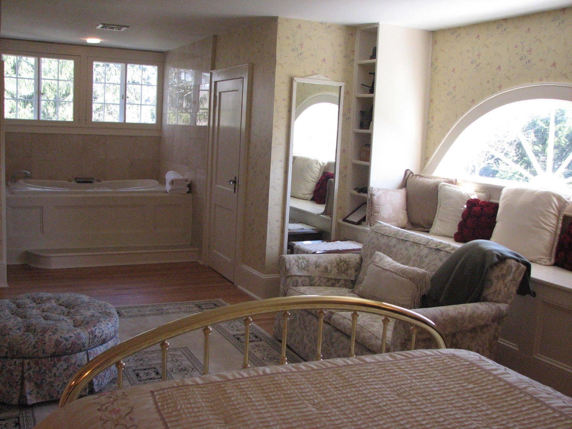 Bykenhulle House Bed And Breakfast Hopewell Junction Bagian luar foto