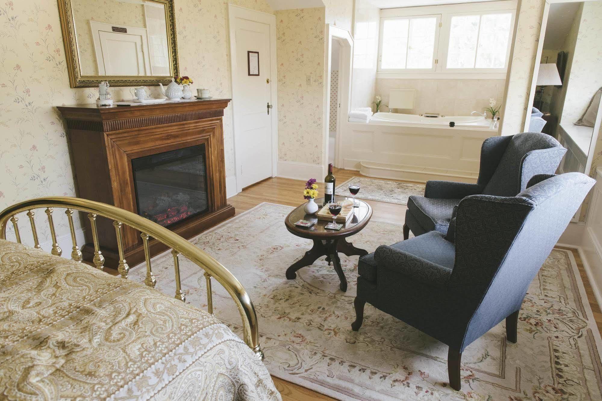 Bykenhulle House Bed And Breakfast Hopewell Junction Bagian luar foto